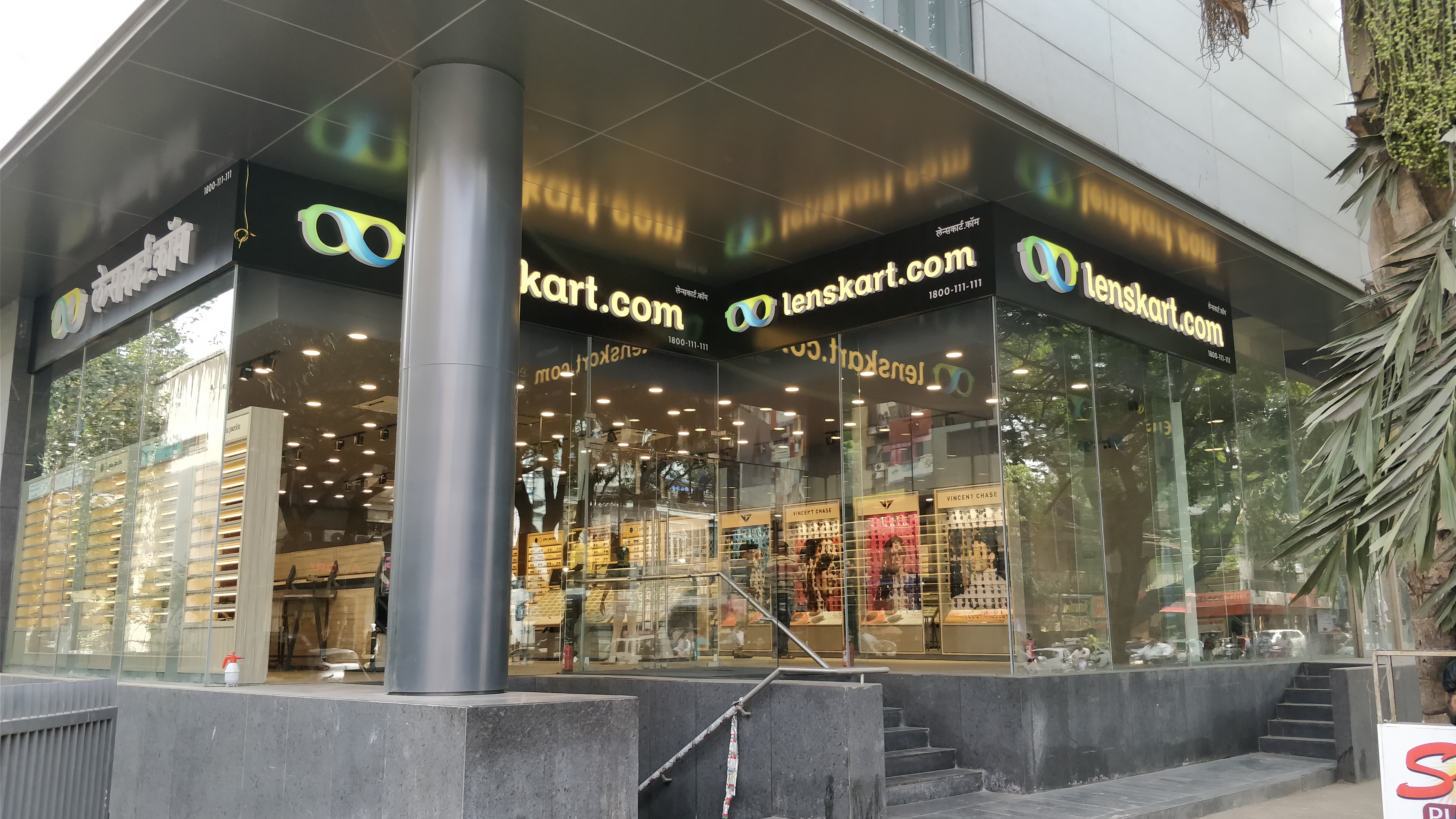 Lenskart Flagship Store at MG Road Pune
