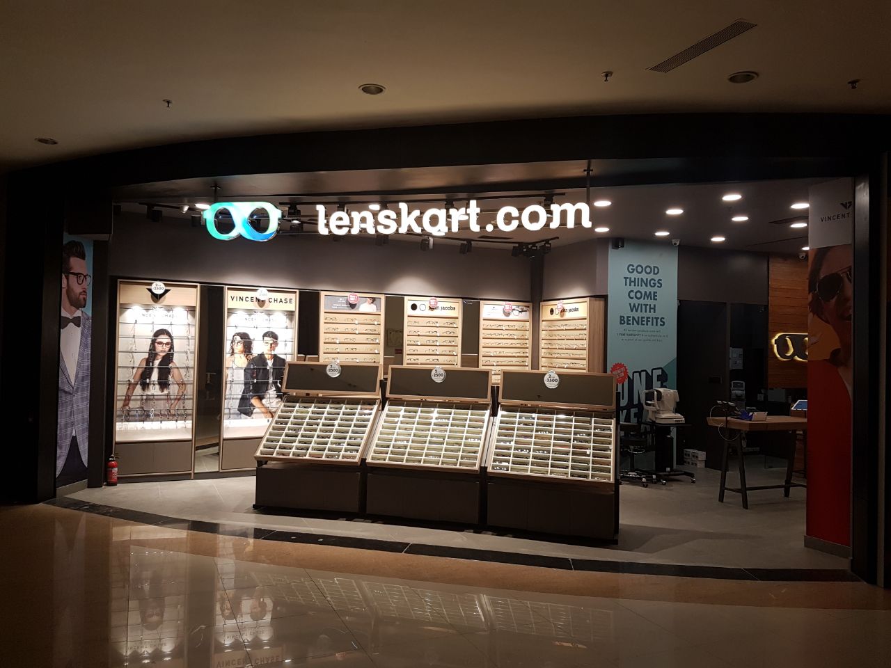 R City Mall, Ghatkopar Lenskart R City Mall, Ghatkopar
