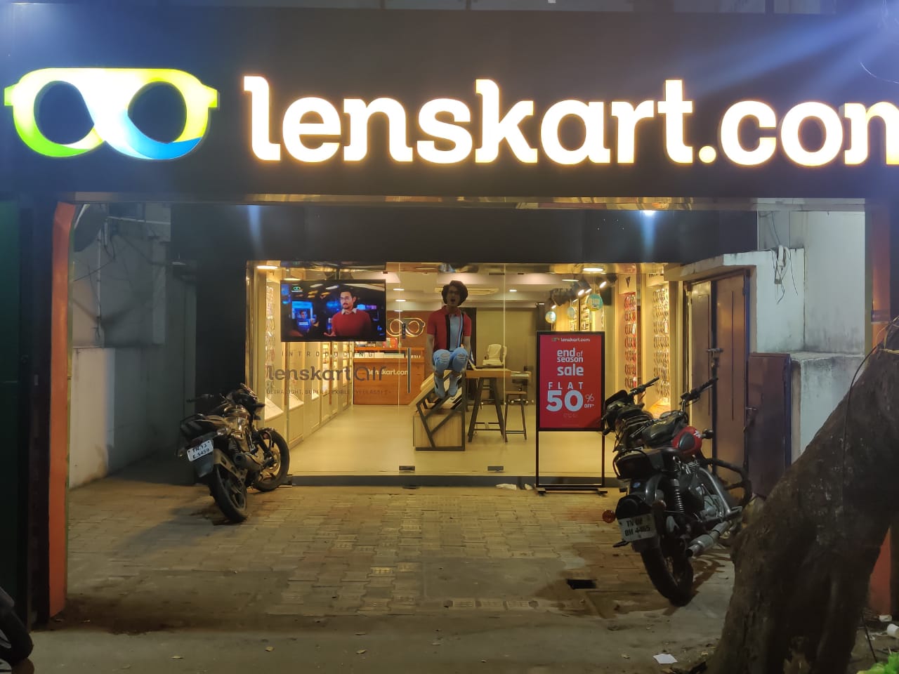 Lenskart Flagship Store at Anna Nagar