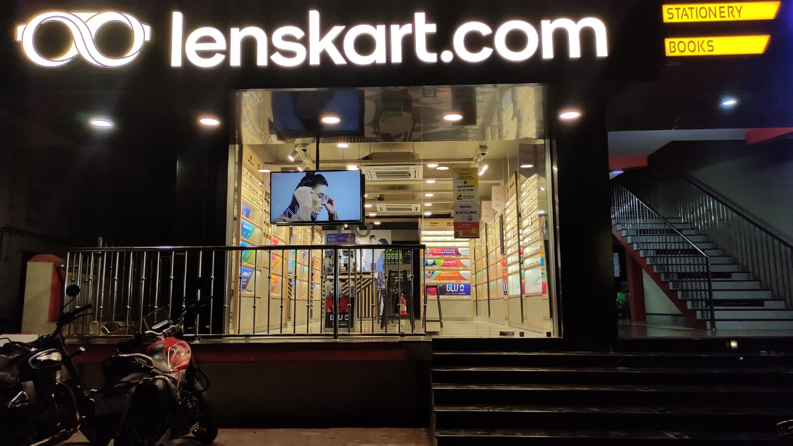 Lenskart Piravom